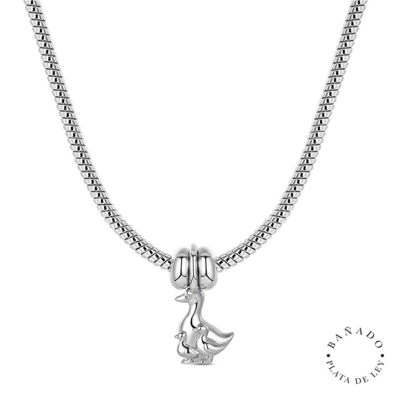 COLLAR MAMÁ PATO CON PATITOS